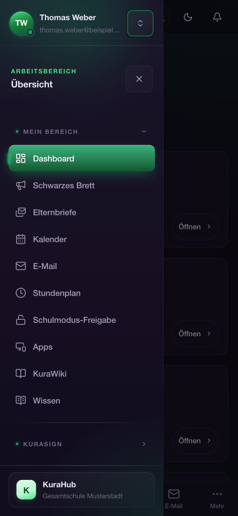 Mobile Navigation mit Bottom-Leiste und geöffnetem Menü aller Module